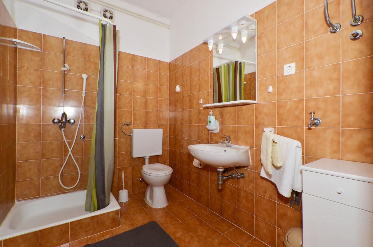 Apartments By The Sea Slatine, Ciovo - 12176 Екстериор снимка